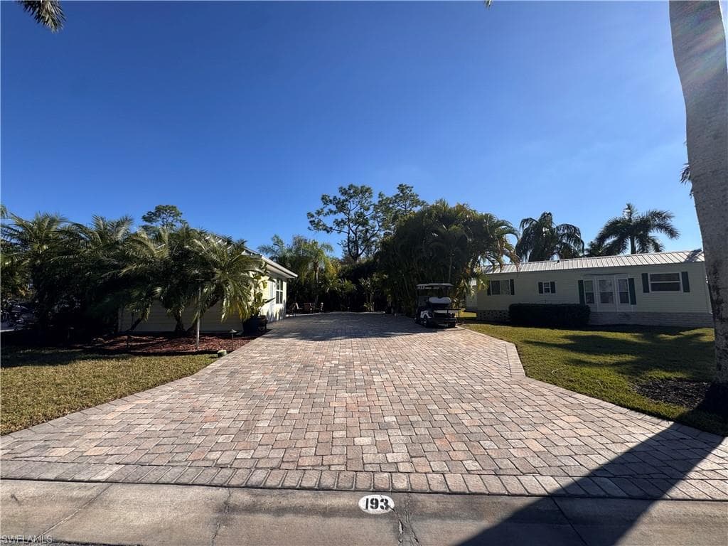 Lot 193 3002 Cupola LN N-33