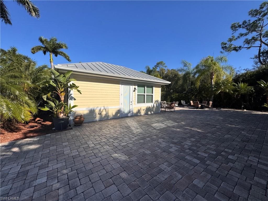 Lot 193 3002 Cupola LN N-15