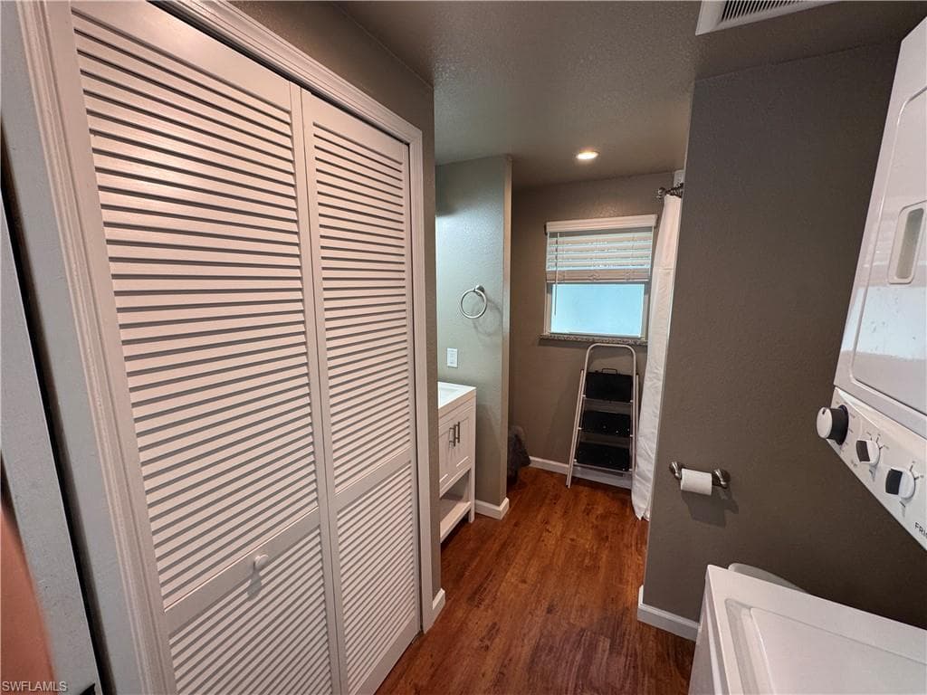 Lot 193 3002 Cupola LN N-8