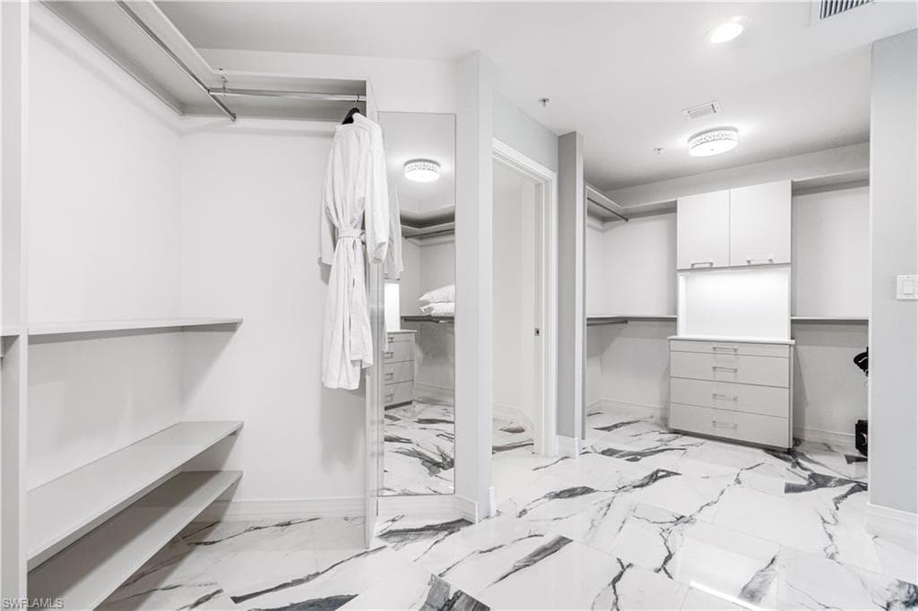 435 Dockside DR B702-20