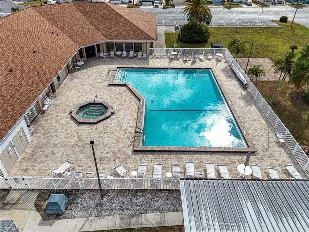 211 Sojourn DR, NORTH FORT MYERS FL 33903-26