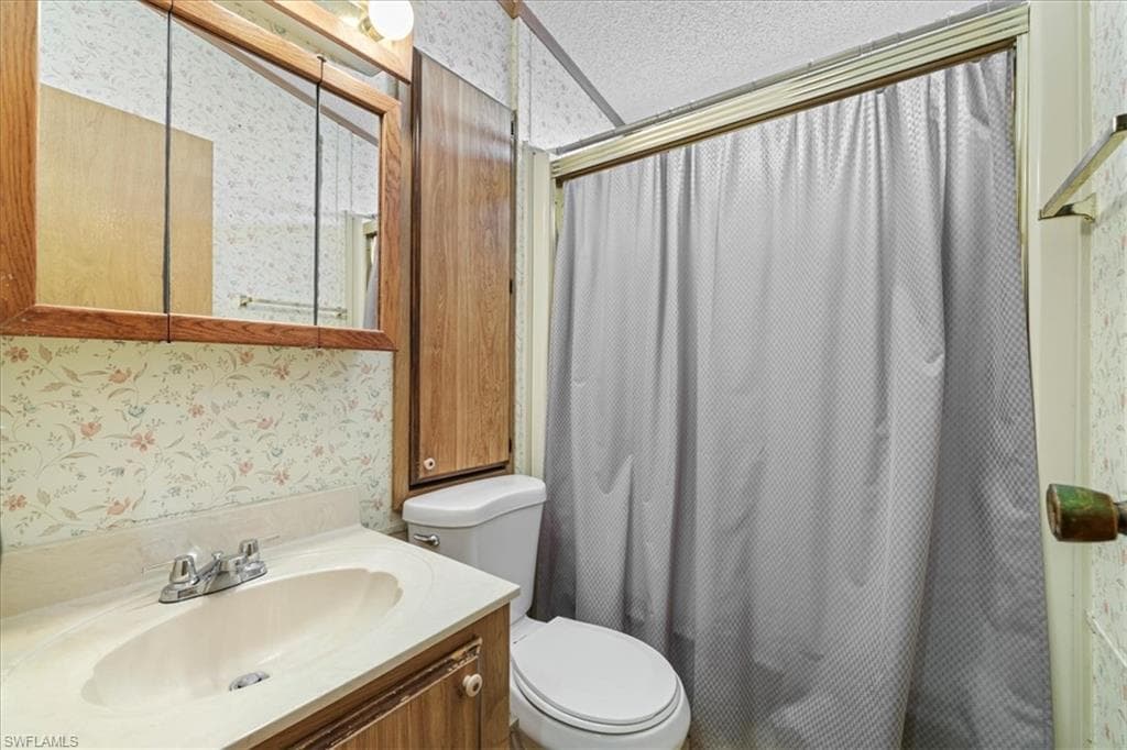 211 Sojourn DR, NORTH FORT MYERS FL 33903-14