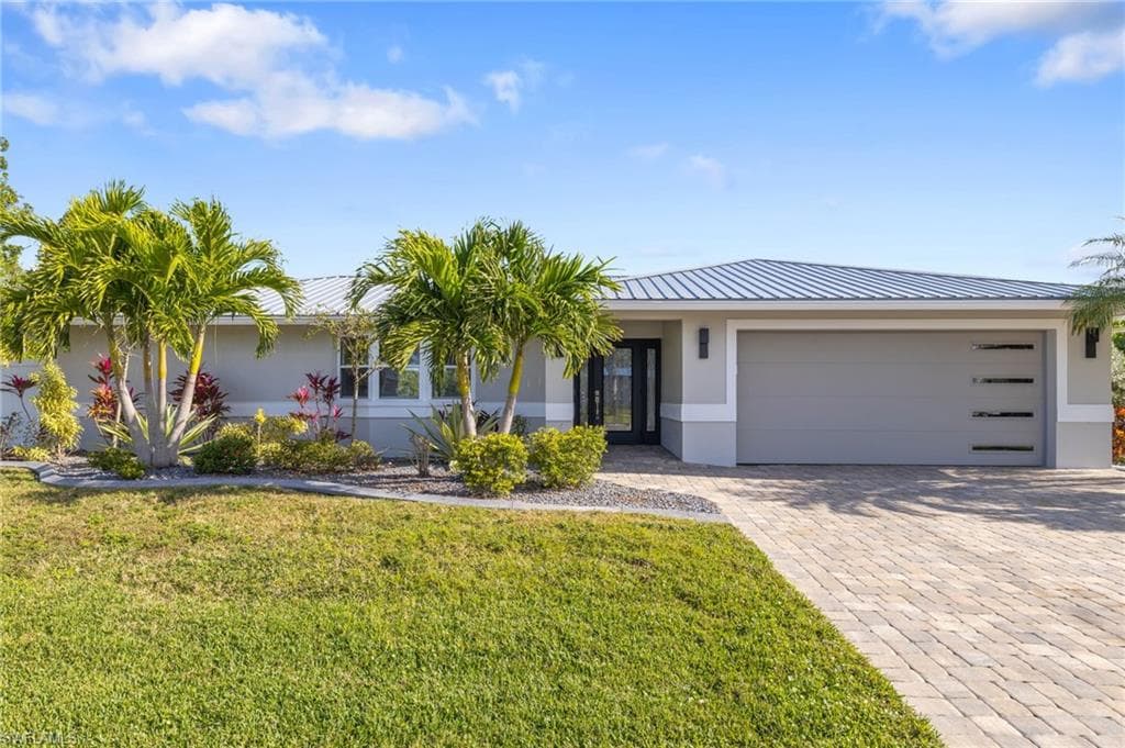 432 Seaworthy RD, NORTH FORT MYERS FL 33903-11