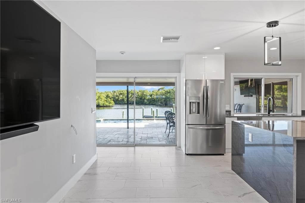 432 Seaworthy RD, NORTH FORT MYERS FL 33903-21