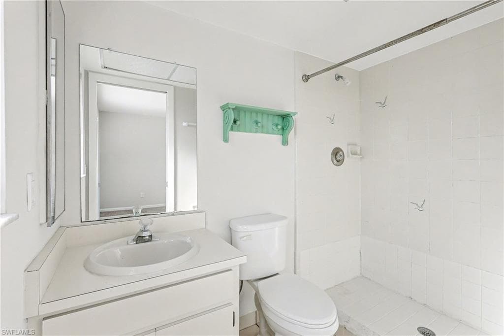 4528 SE 5th PL 8-7