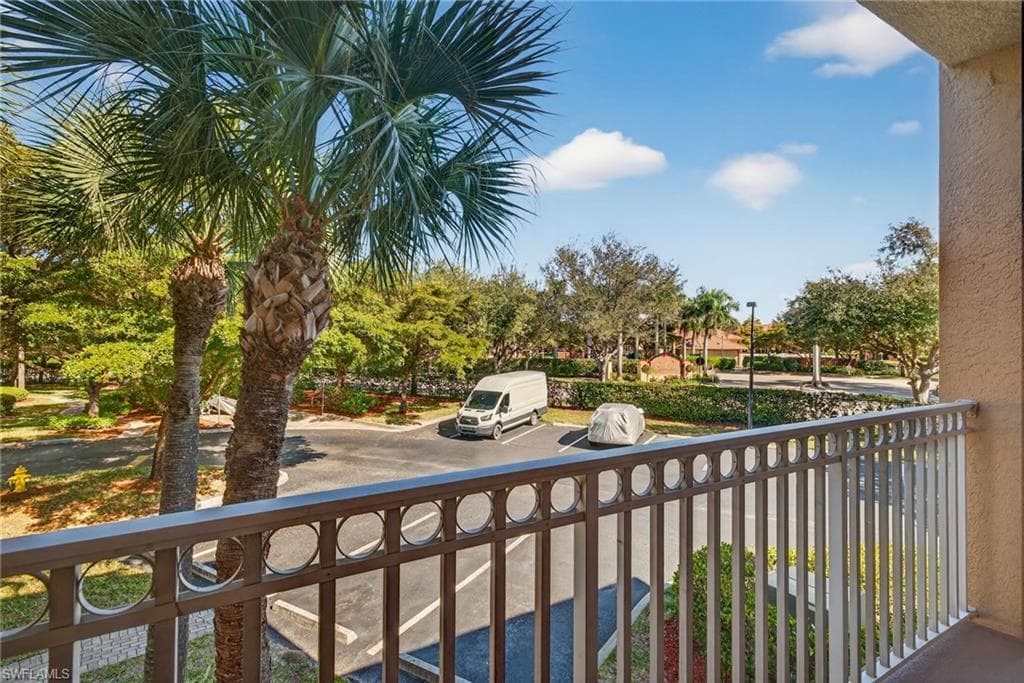 15585 Ocean Walk CIR # 215, FORT MYERS FL 33908-10