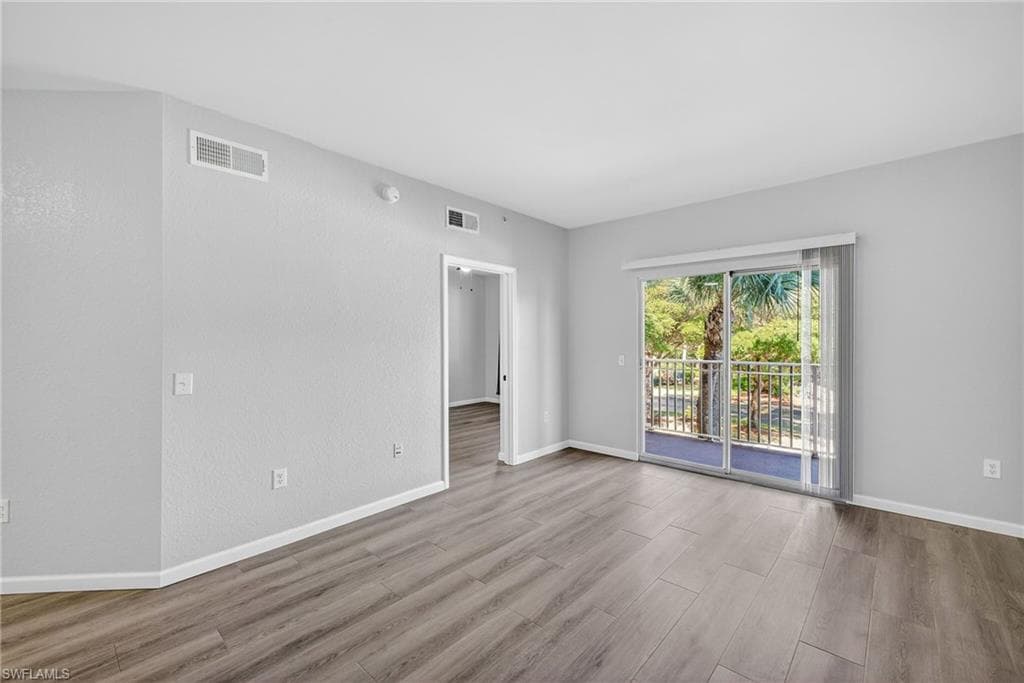 15585 Ocean Walk CIR # 215, FORT MYERS FL 33908-4