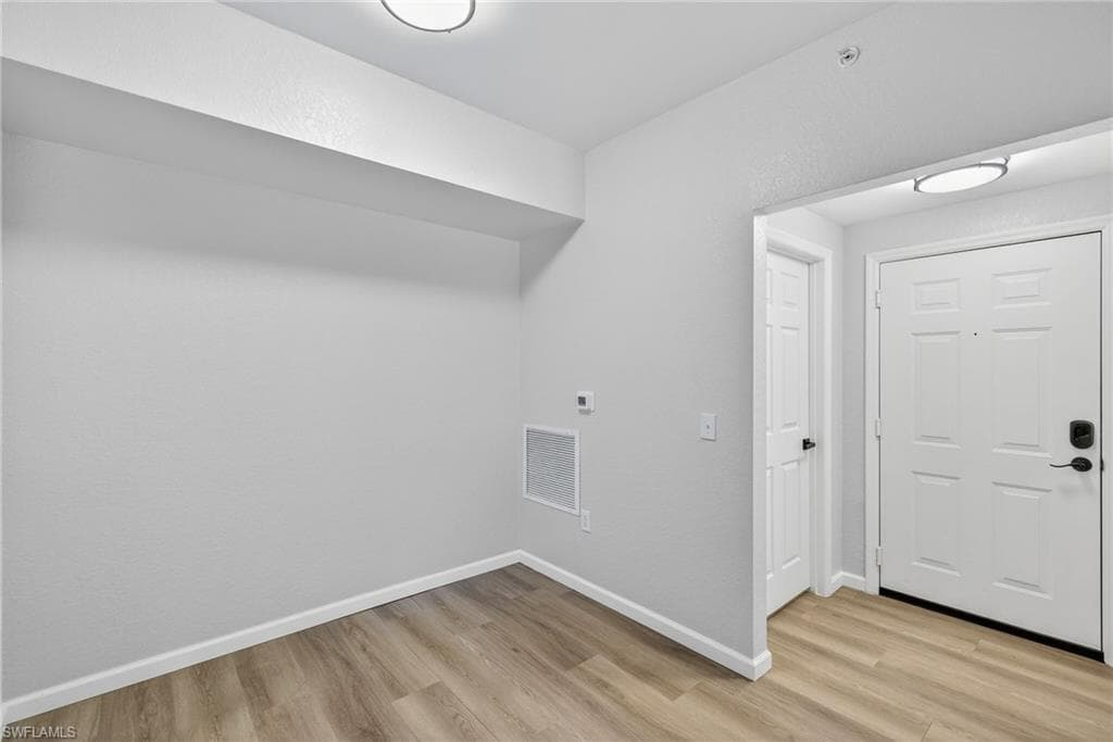 15585 Ocean Walk CIR # 215, FORT MYERS FL 33908-29