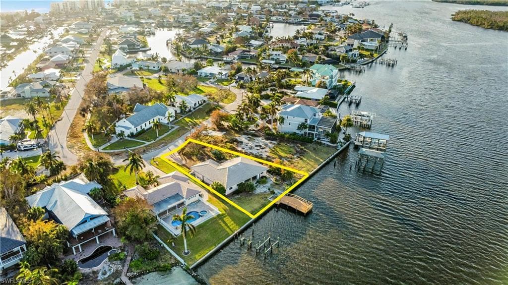 5630 Williams DR, FORT MYERS BEACH FL 33931-8