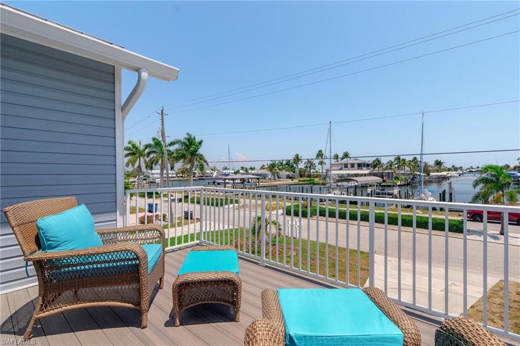 12142 Siesta DR, FORT MYERS BEACH FL 33931-1