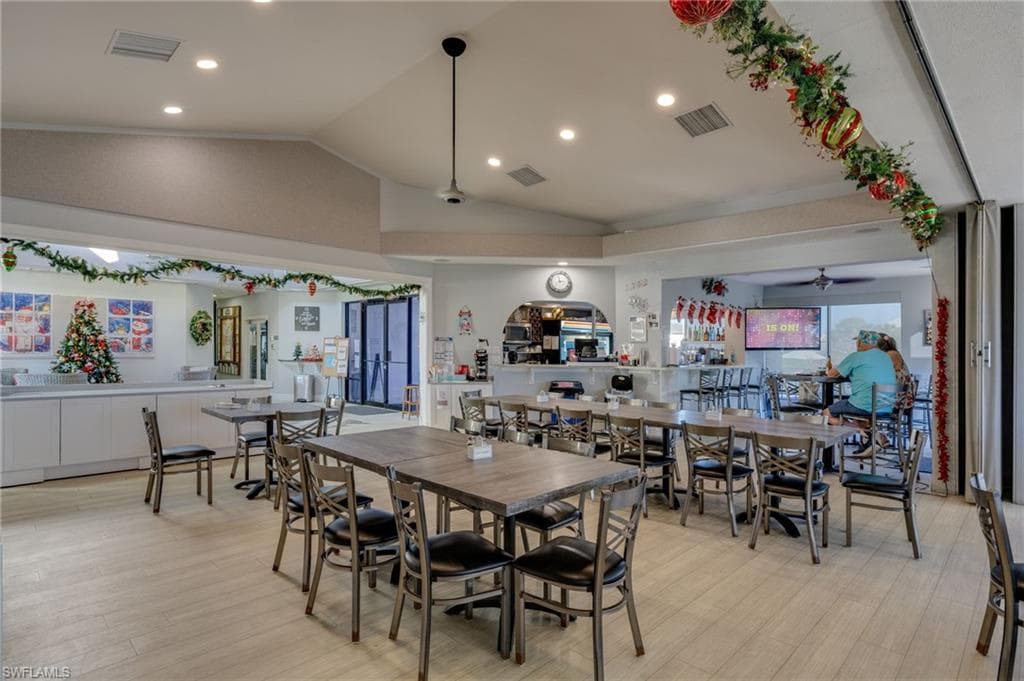 17260 Eagle TRCE # 6, FORT MYERS FL 33908-30