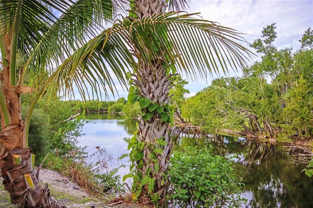 1319 Par View DR, SANIBEL FL 33957-32