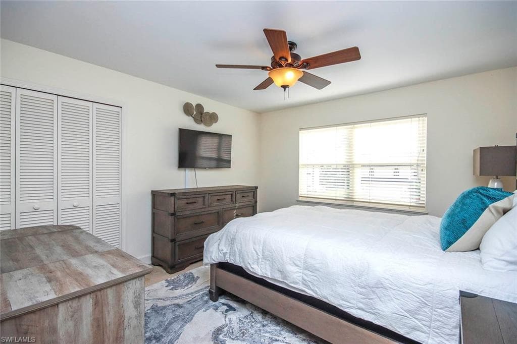 1319 Par View DR, SANIBEL FL 33957-17