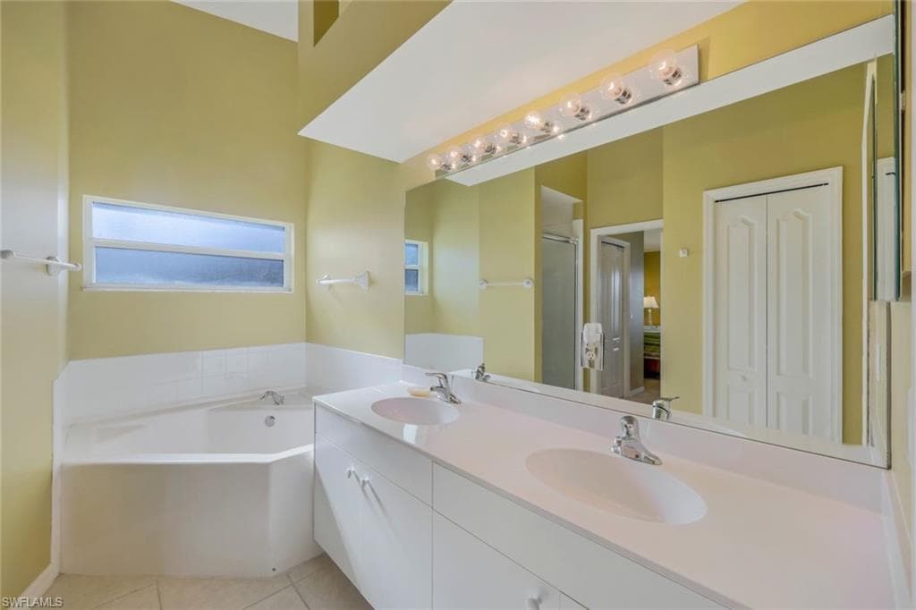 2790 Cypress Trace CIR # 2228, NAPLES FL 34119-12