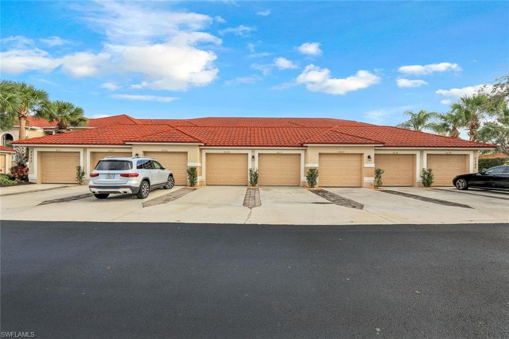 2790 Cypress Trace CIR # 2228, NAPLES FL 34119-21