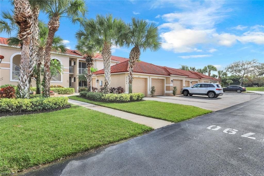 2790 Cypress Trace CIR # 2228, NAPLES FL 34119-20