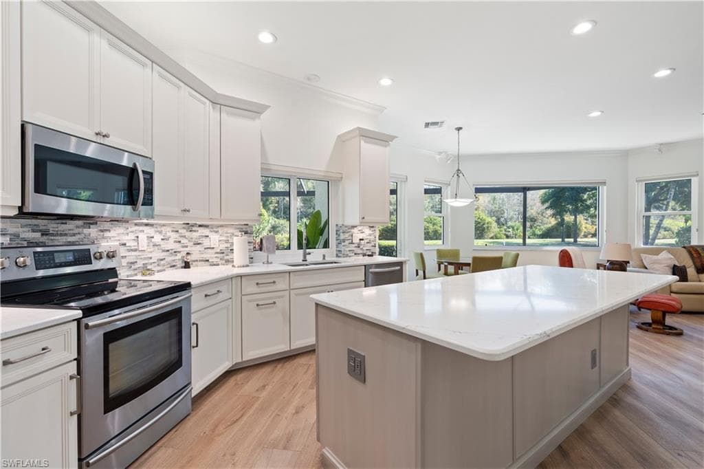 7834 Naples Heritage DR, NAPLES FL 34112-5