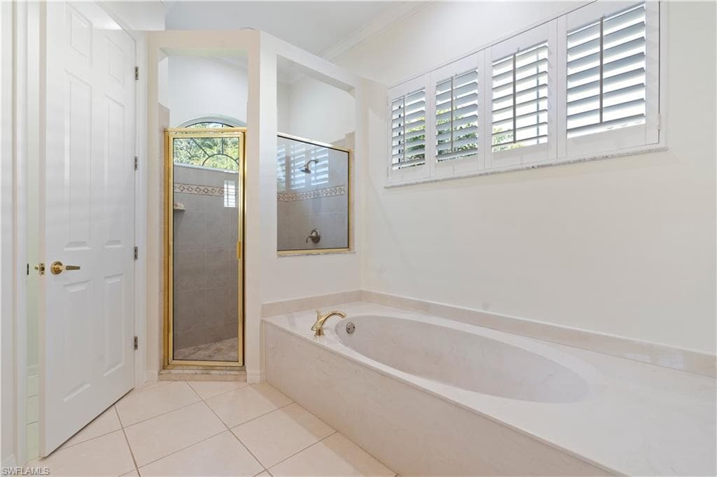 7834 Naples Heritage DR, NAPLES FL 34112-15