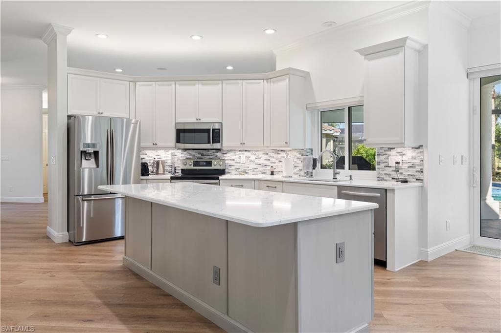 7834 Naples Heritage DR, NAPLES FL 34112-6