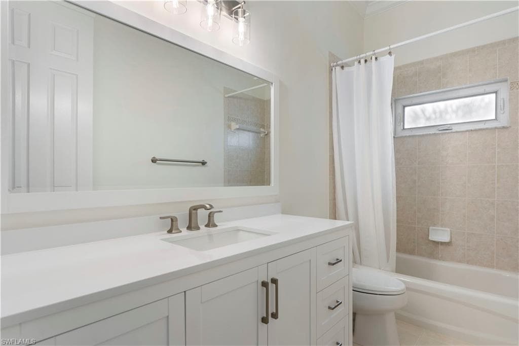 7834 Naples Heritage DR, NAPLES FL 34112-17