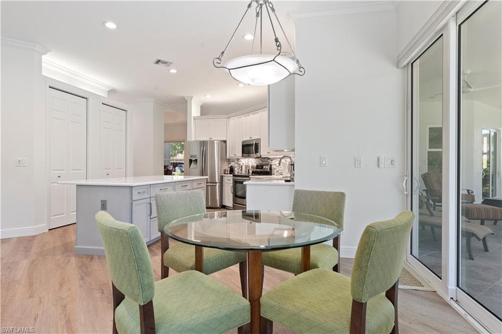 7834 Naples Heritage DR, NAPLES FL 34112-7