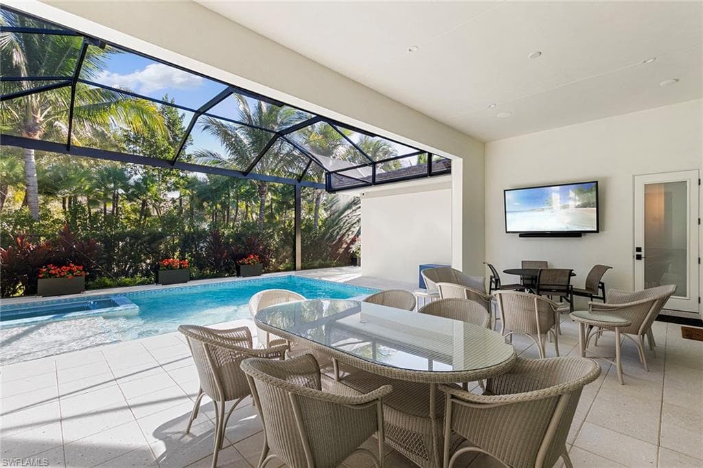 2036 Cambridge Park DR, NAPLES FL 34109-31