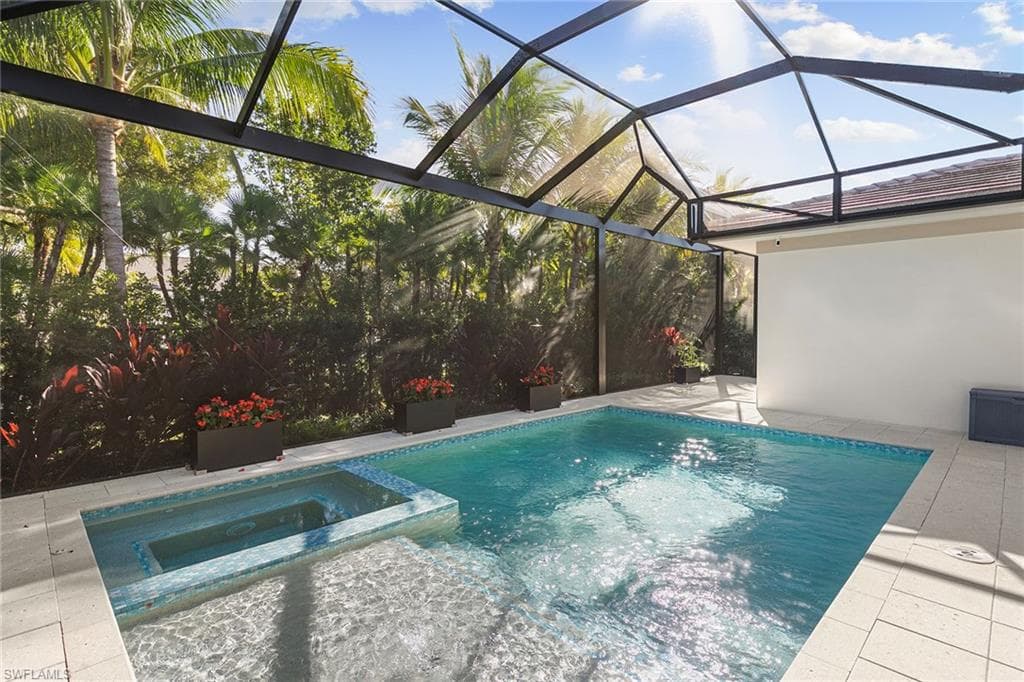 2036 Cambridge Park DR, NAPLES FL 34109-33