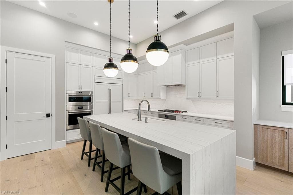 2036 Cambridge Park DR, NAPLES FL 34109-10