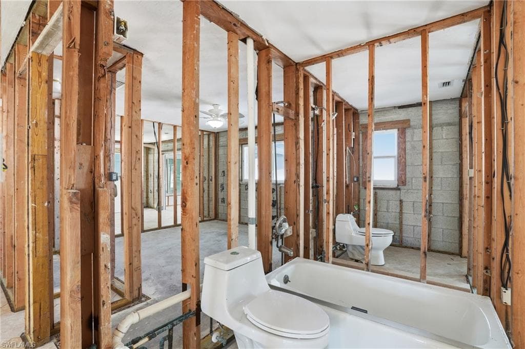 193 Hibiscus DR, FORT MYERS BEACH FL 33931-30