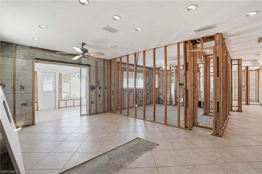 193 Hibiscus DR, FORT MYERS BEACH FL 33931-24