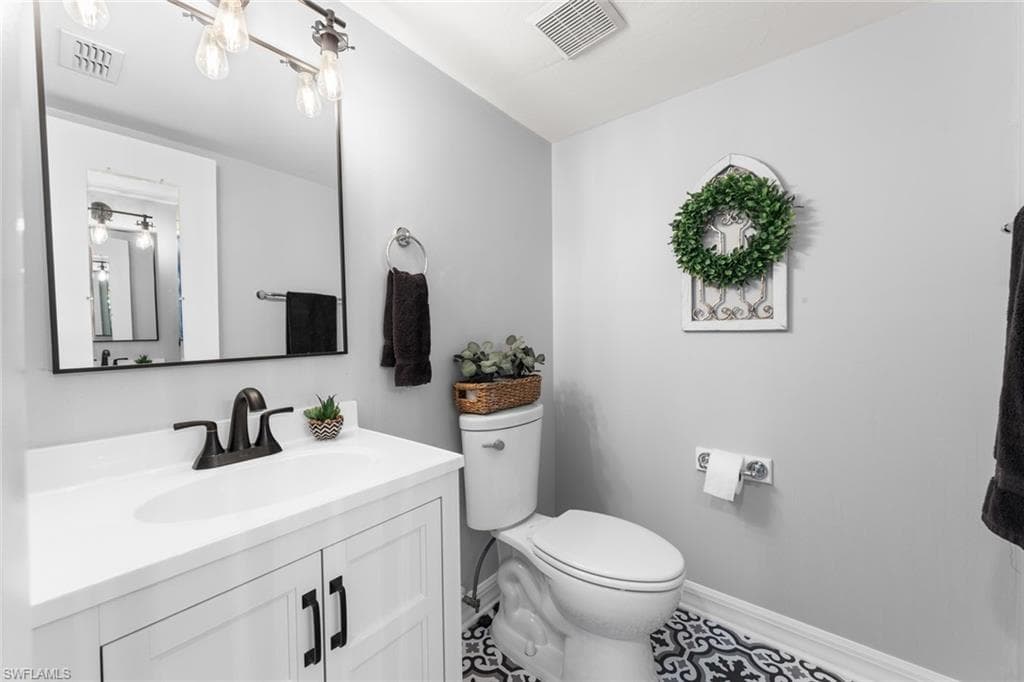 2040 Clarke AVE, FORT MYERS FL 33905-14