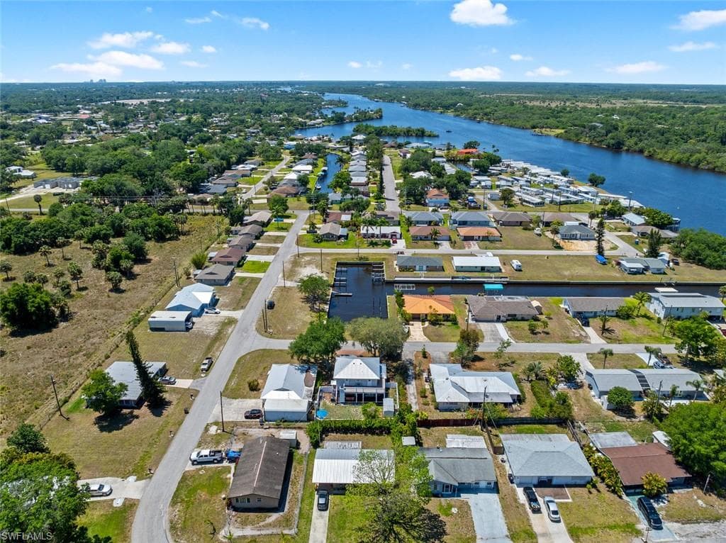 2040 Clarke AVE, FORT MYERS FL 33905-47