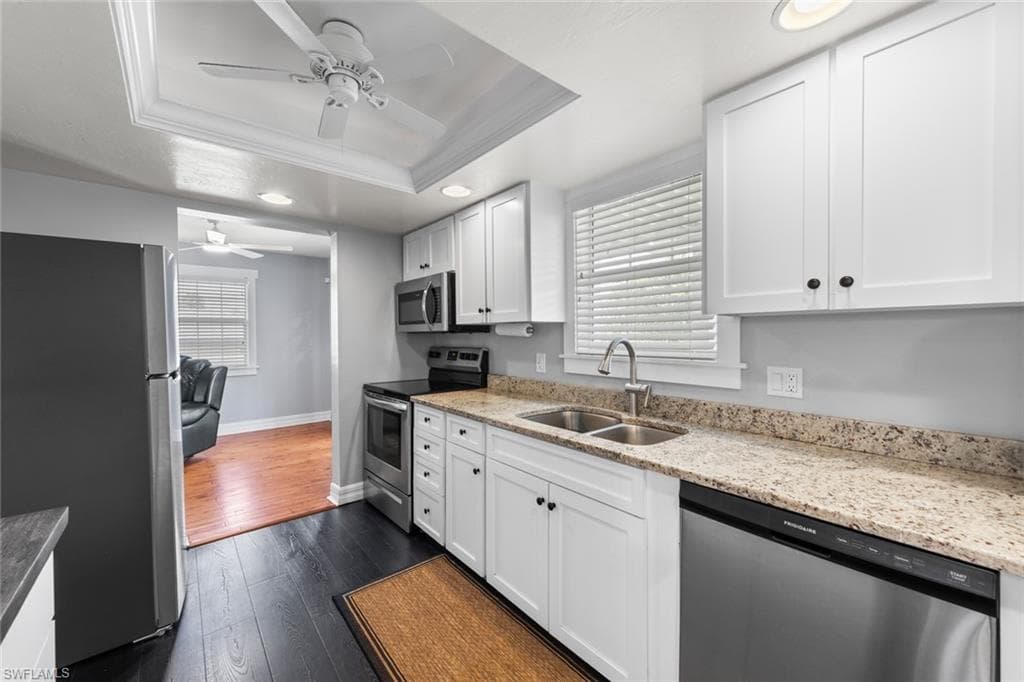 2040 Clarke AVE, FORT MYERS FL 33905-7