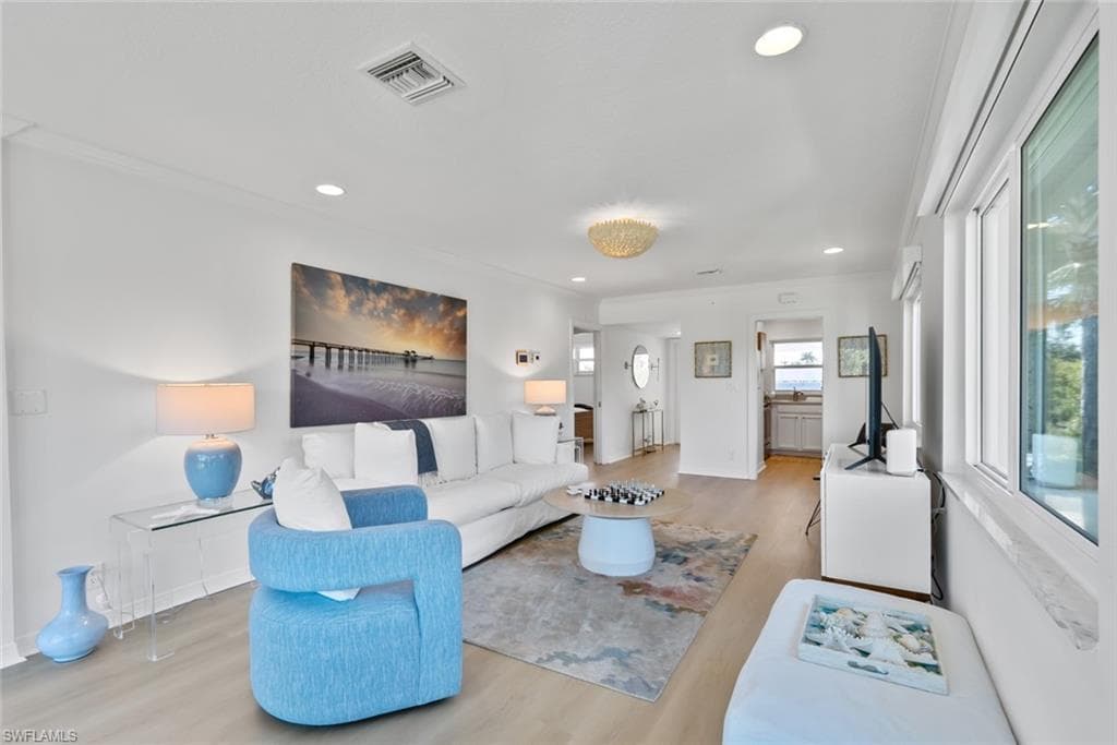 606 Broad AVE S # J606, NAPLES FL 34102-2