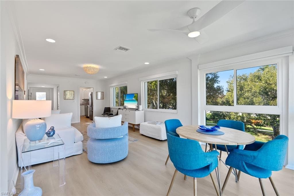 606 Broad AVE S # J606, NAPLES FL 34102-3