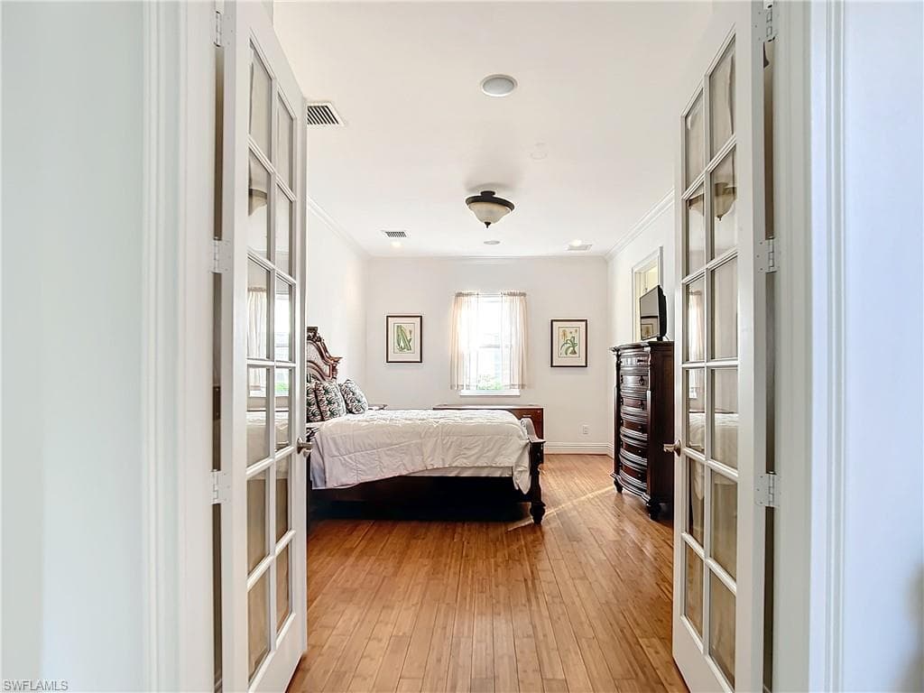 2840 Coco Lakes DR, NAPLES FL 34105-32