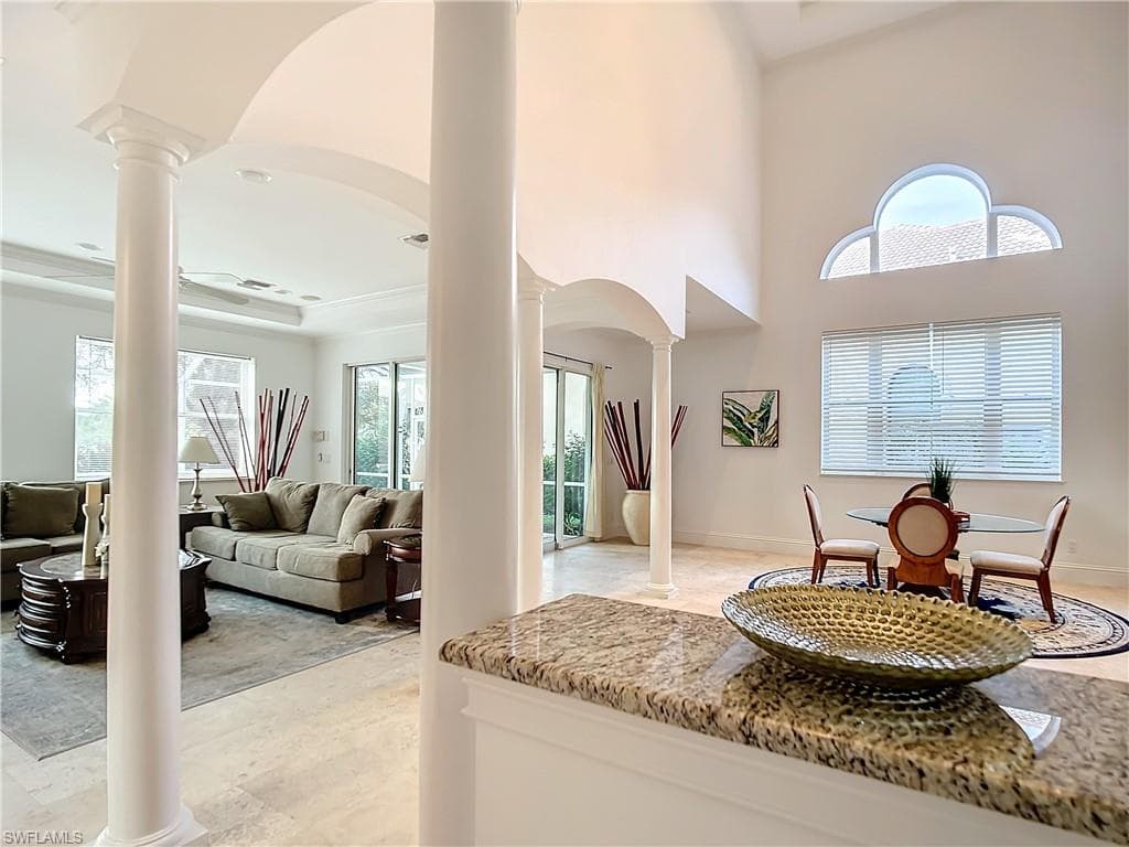 2840 Coco Lakes DR, NAPLES FL 34105-30