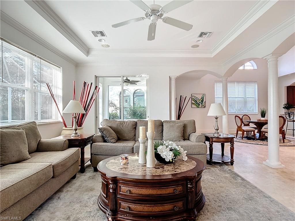 2840 Coco Lakes DR, NAPLES FL 34105-28