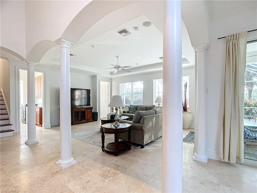 2840 Coco Lakes DR, NAPLES FL 34105-24