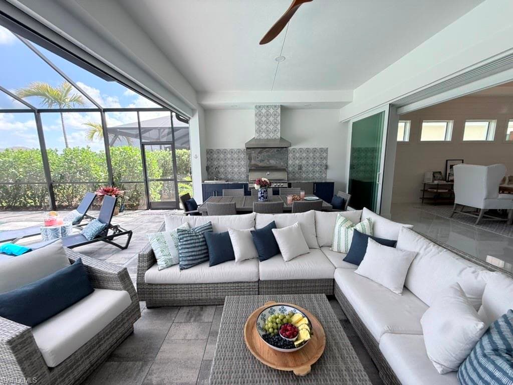 8963 Gustavia CT, NAPLES FL 34112-11