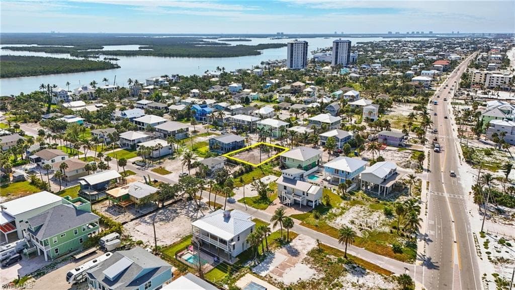 121 Gulf Island DR, FORT MYERS BEACH FL 33931-16