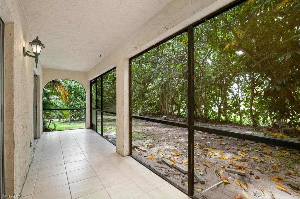 4300 Gulfstream DR # 1B, NAPLES FL 34112-5