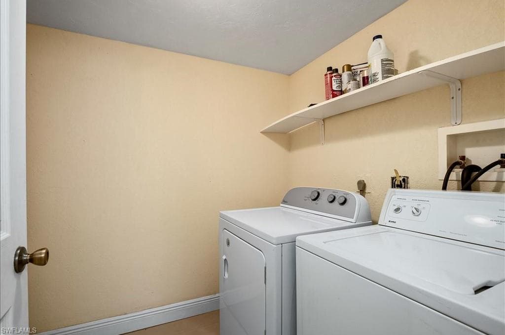 4300 Gulfstream DR # 1B, NAPLES FL 34112-13