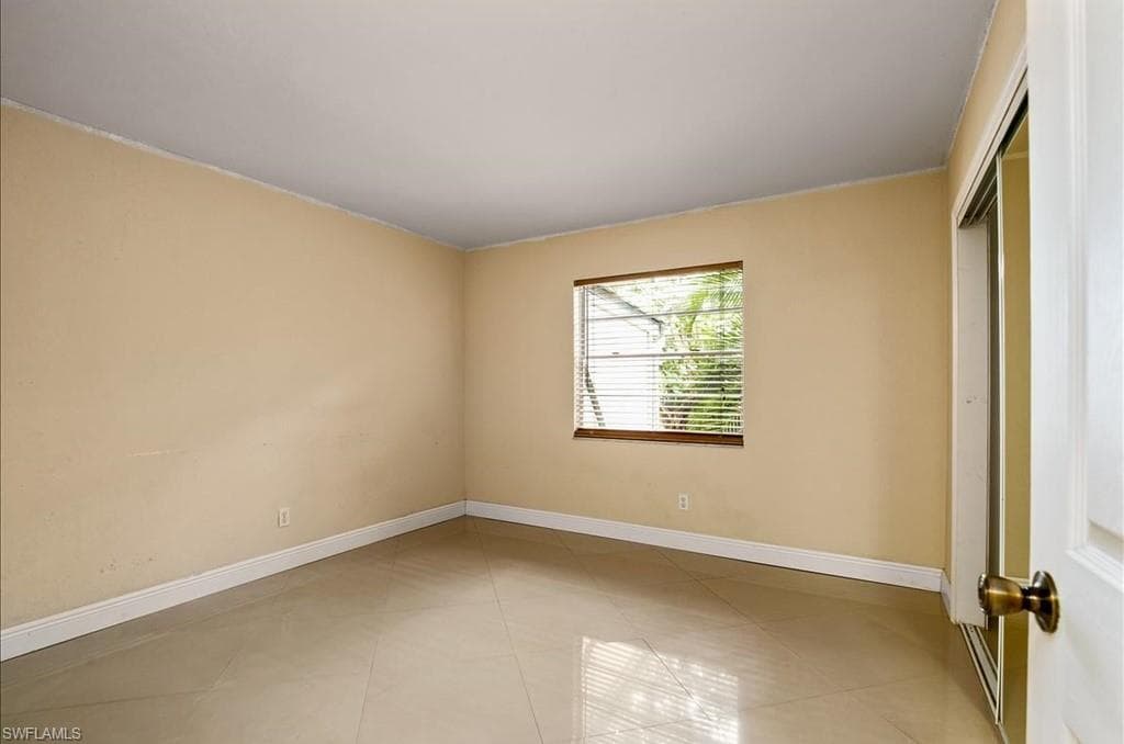 4300 Gulfstream DR # 1B, NAPLES FL 34112-10