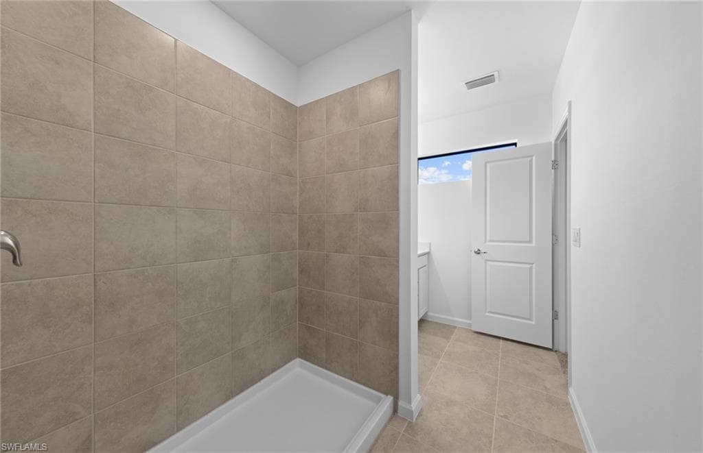 1587 Lake Jessup CIR, CAPE CORAL FL 33909-15