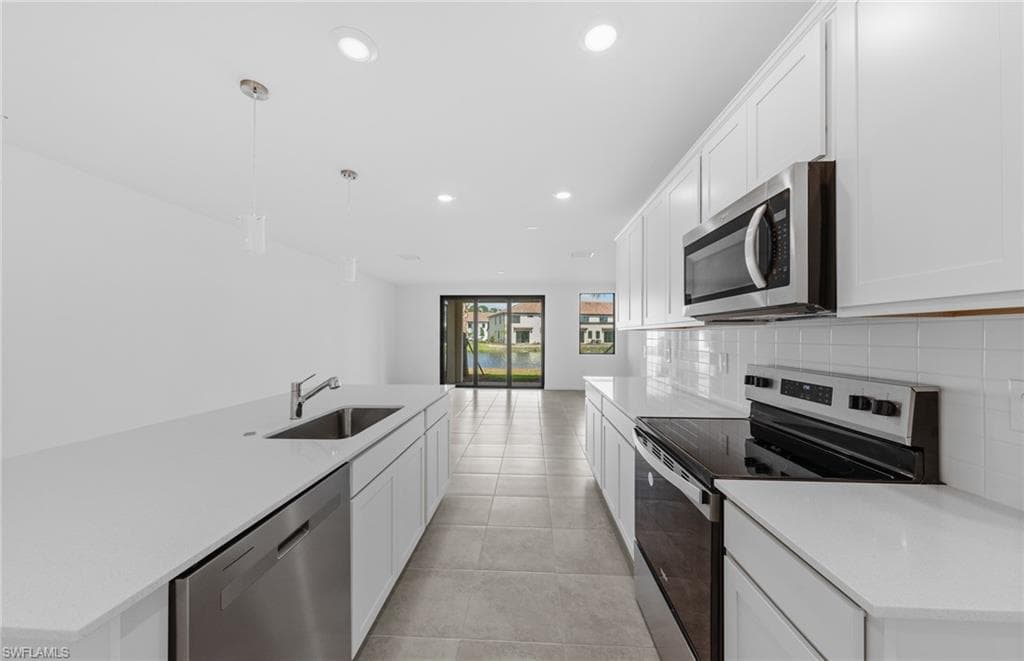 1587 Lake Jessup CIR, CAPE CORAL FL 33909-11