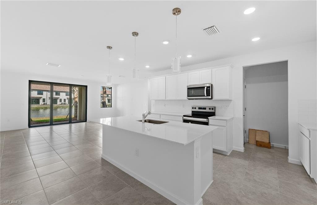 1587 Lake Jessup CIR, CAPE CORAL FL 33909-8