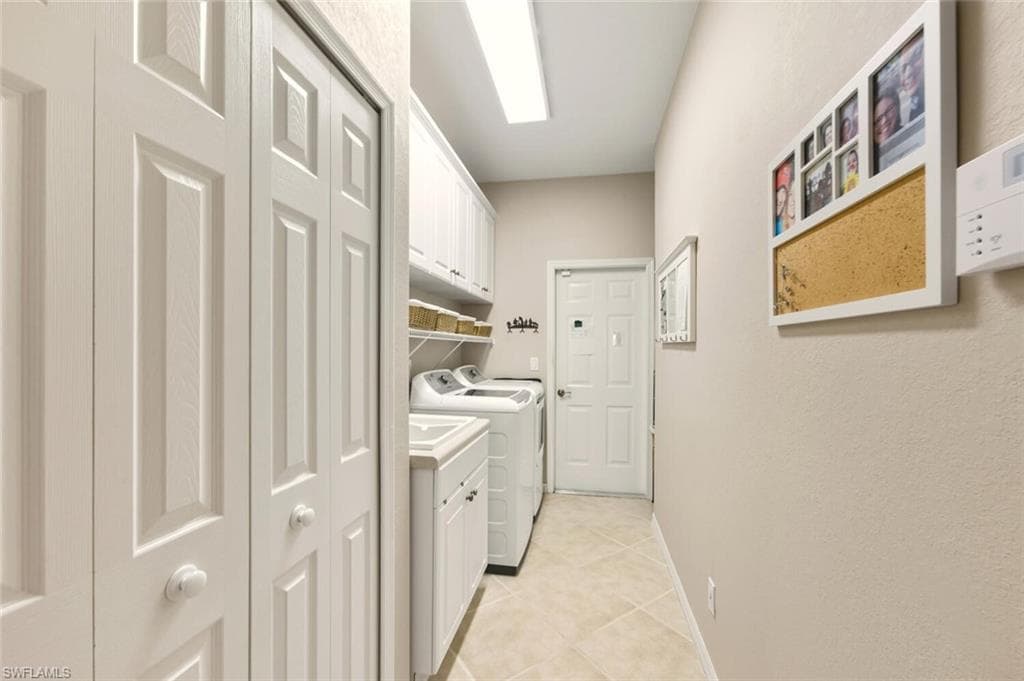 3657 Recreation LN, NAPLES FL 34116-22