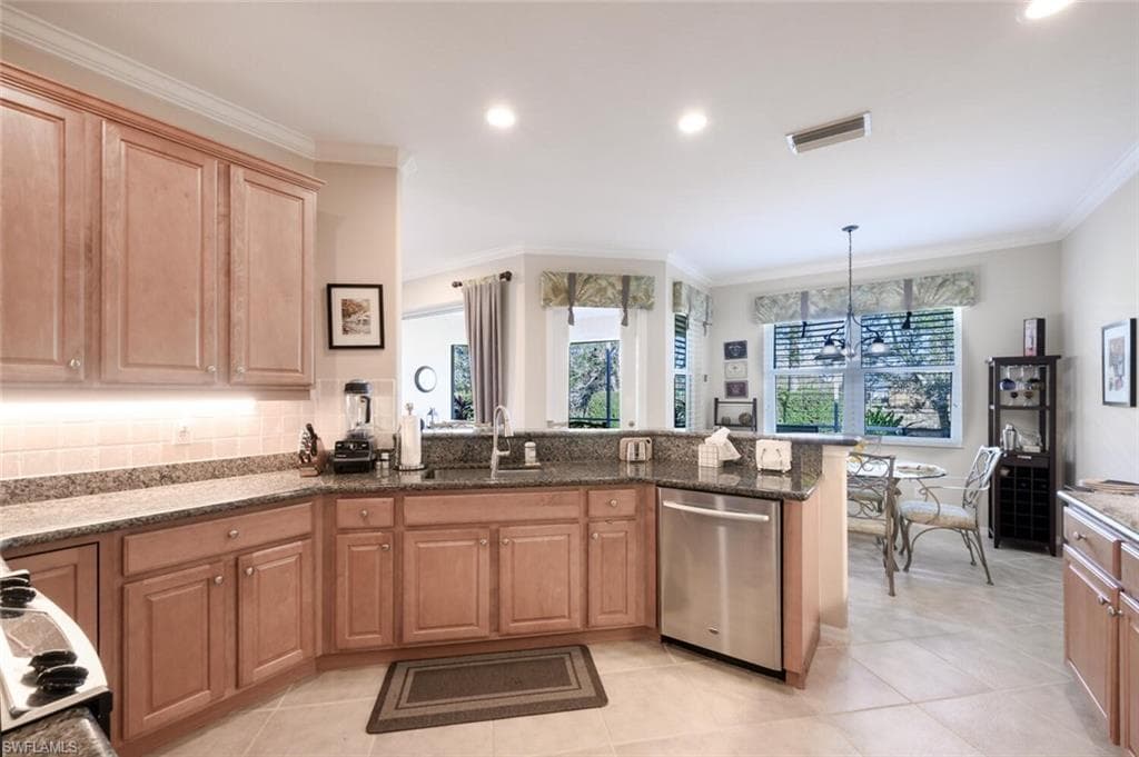 3657 Recreation LN, NAPLES FL 34116-10