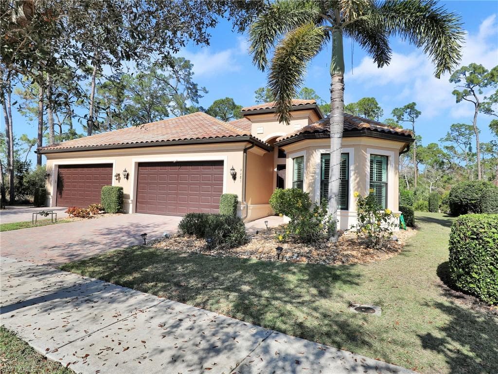 9483 Isla Bella CIR, BONITA SPRINGS FL 34135-2